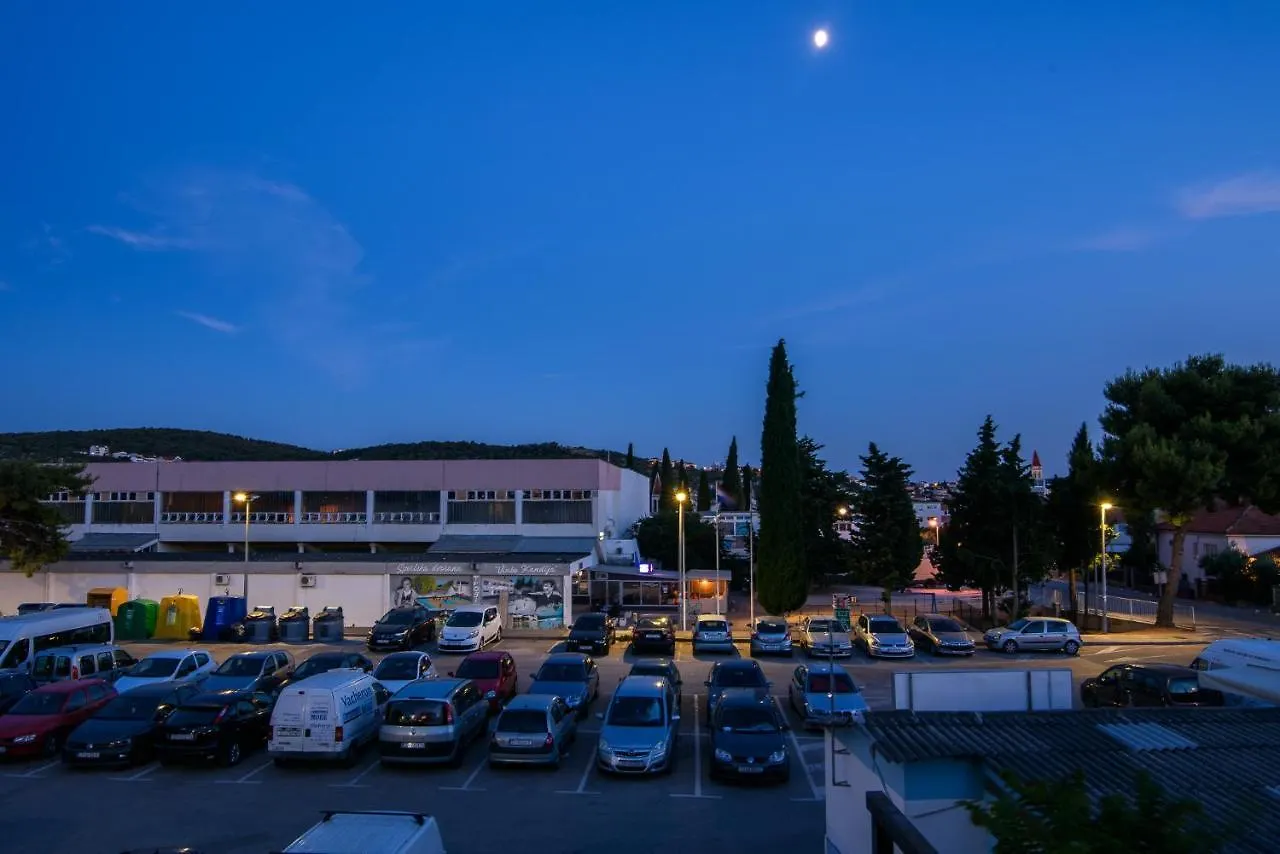 Mare&Antonio Apartment Trogir 0*,